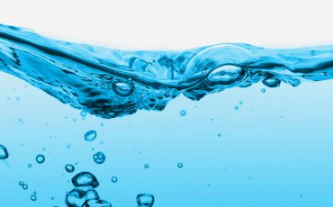 CHARGE ACCUMULATION IN THE PROCESS OF FILLING OF ELECTRIFIED LIQUID INSIDE A RESERVOIR