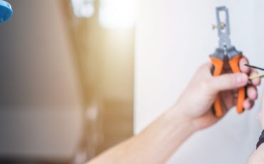 СИГНАЛНИТЕ ГРАФИ И ИЗПОЛЗВАНЕТО ИМ ЗА РЕШАВАНЕ НА ВЪПРОСИ ОТ ЕЛЕКТРОБЕЗОПАСНОСТТА В ТРИФАЗНИ ЕЛЕКТРИЧЕСКИ ВЕРИГИ